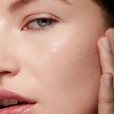 LIGHT REFLECTING FIRMING SERUM, NARS Huidverzorging