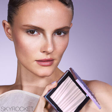 AURA ILLUMINATING FACE & BODY POWDER, NARS Derni&egrave;re Chance
