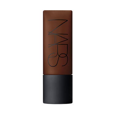 Soft Matte Complete Foundation, NARS Gezicht