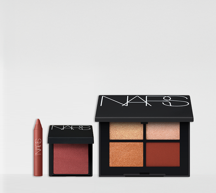 Deux mini mats et une palette pour les yeux