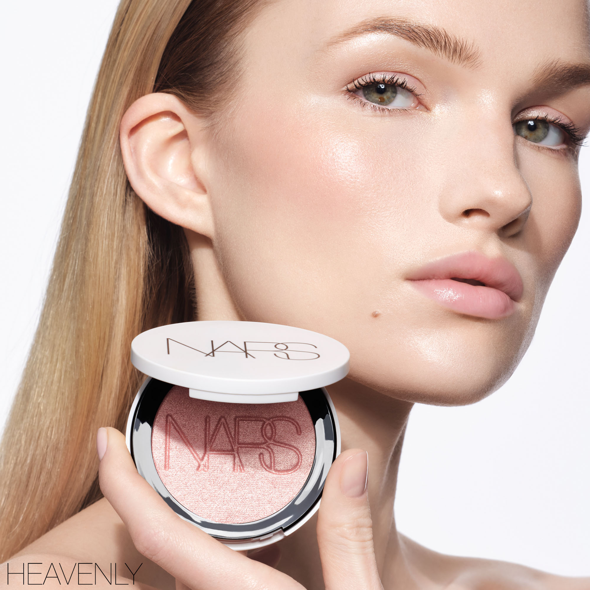 LIGHT REFLECTING™ LUMINIZING POWDER REFILL, NARS Gezicht LIGHT REFLECTING™ LUMINIZING POWDER REFILL, NARS Gezicht
